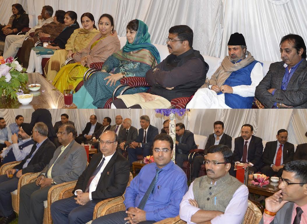 Mehbooba pitches for declaring Srinagar, Jammu as CNG cities