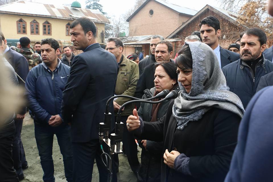 Mehbooba conducts surprise late night visit of city areas