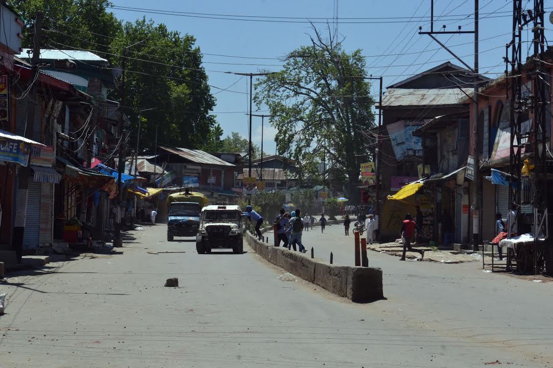 Students protest in Pulwama for release of their ‘colleagues’