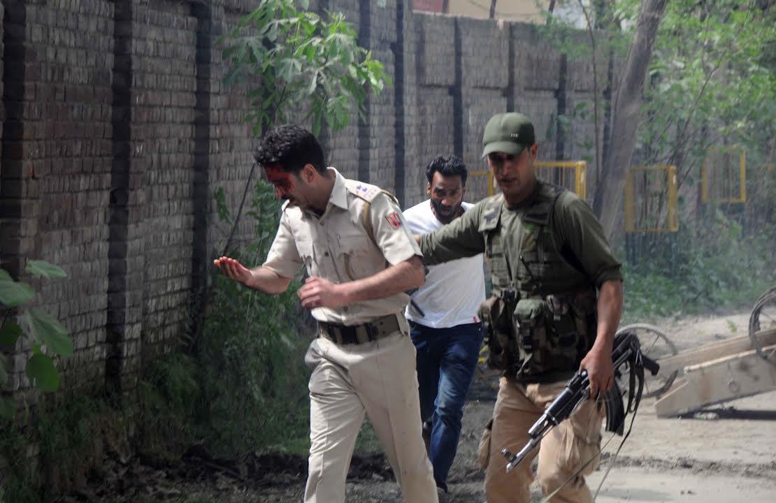 Students clash with forces at Srinagar, Magam