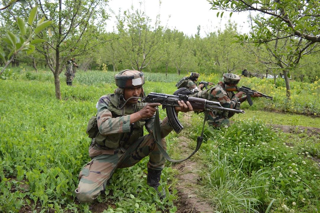 Clashes erupt in Shopian during search operation by forces