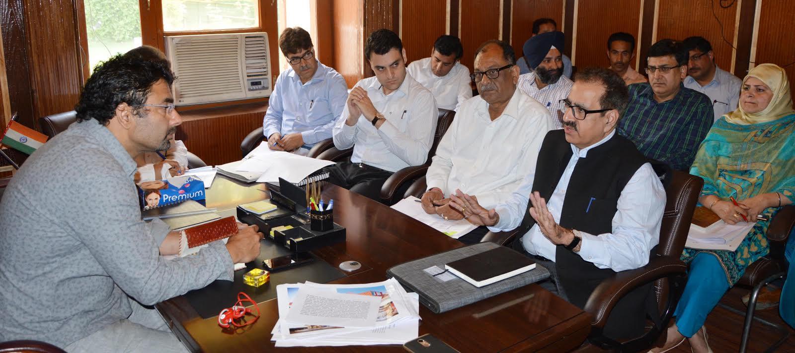 Pollution biggest hazard affecting environs, human lives: Tassaduq Mufti
