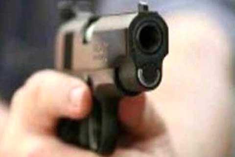 Cop shot at in Shopian