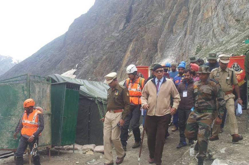 Governor reviews arrangements at Holy Cave, Panjtarni