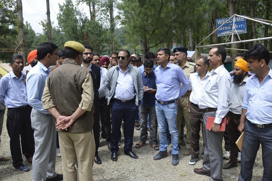 Div Com, Kmr reviews Yatra arrangements at Pahalgam