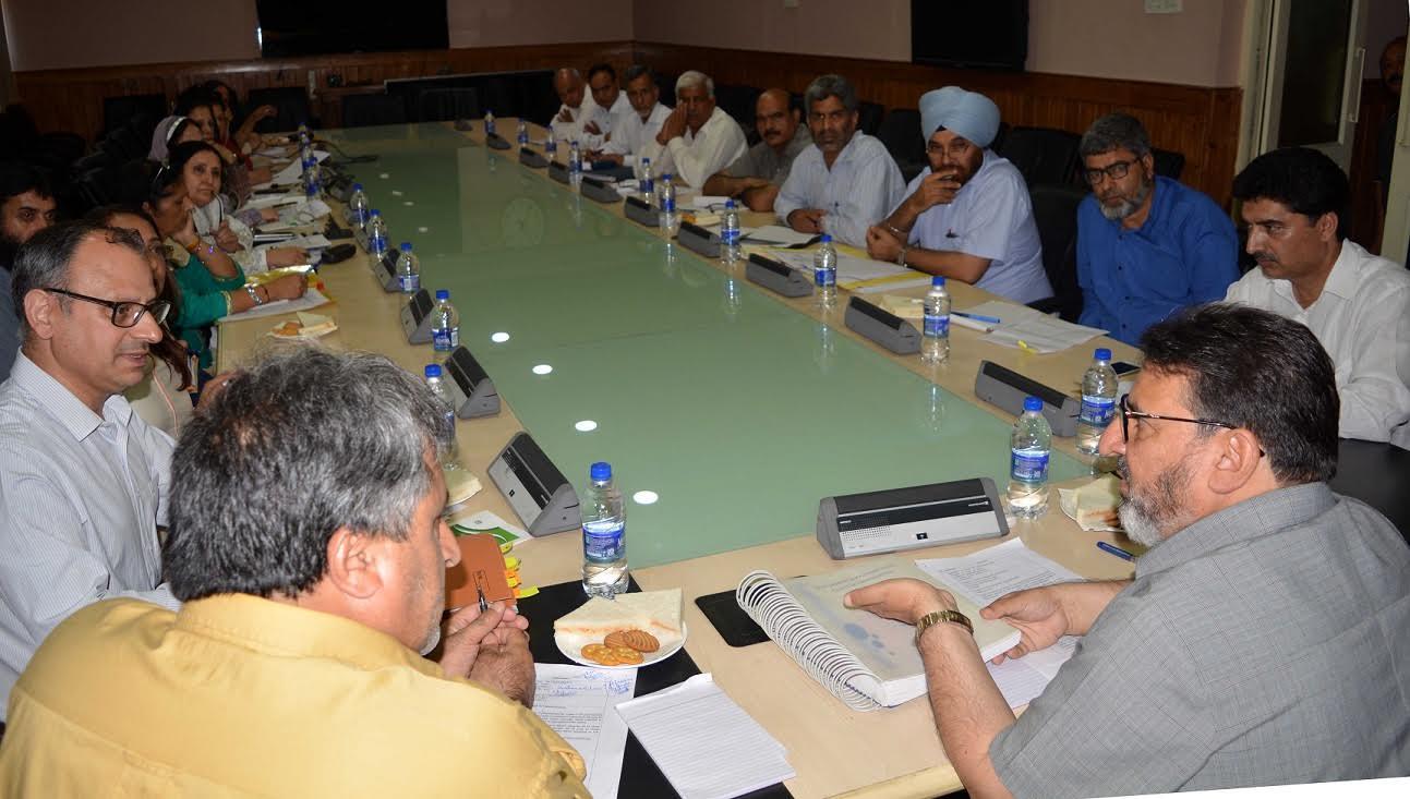 Altaf Bukhari announces 50% fee cut for Nursing, Architecture courses in Cluster Universities