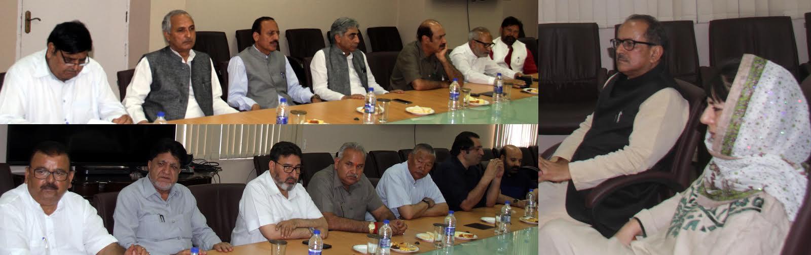 JK Cabinet condemns attack on Yatris