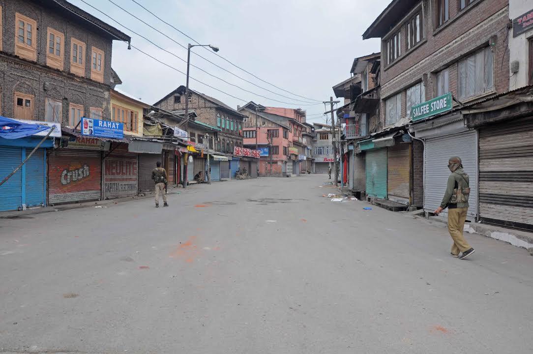Kashmir shuts on martyrs day