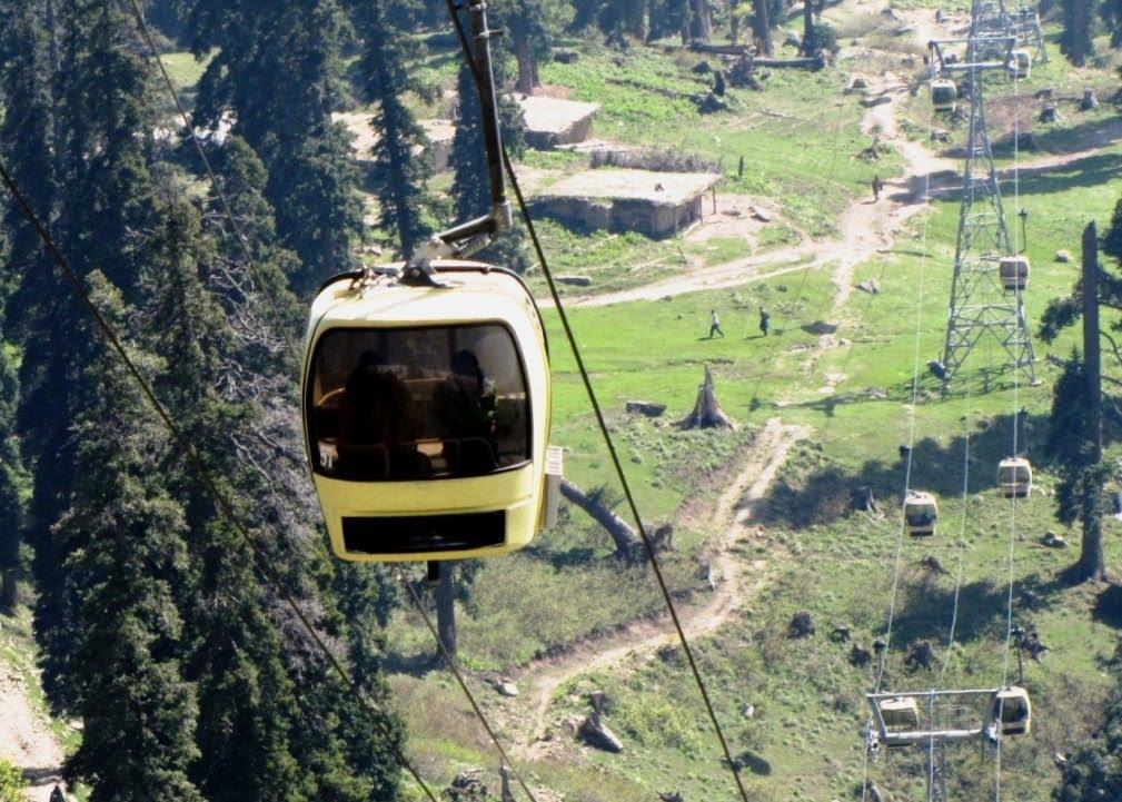 Gulmarg Gondola restored for tourists rides after 40 days