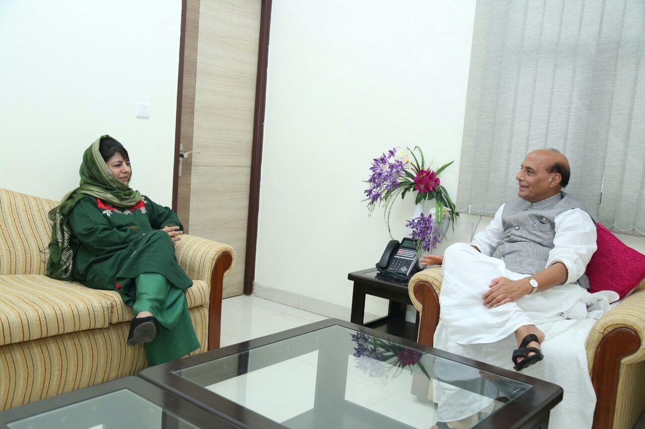 CM meets Rajnath Singh, to meet PM on Friday