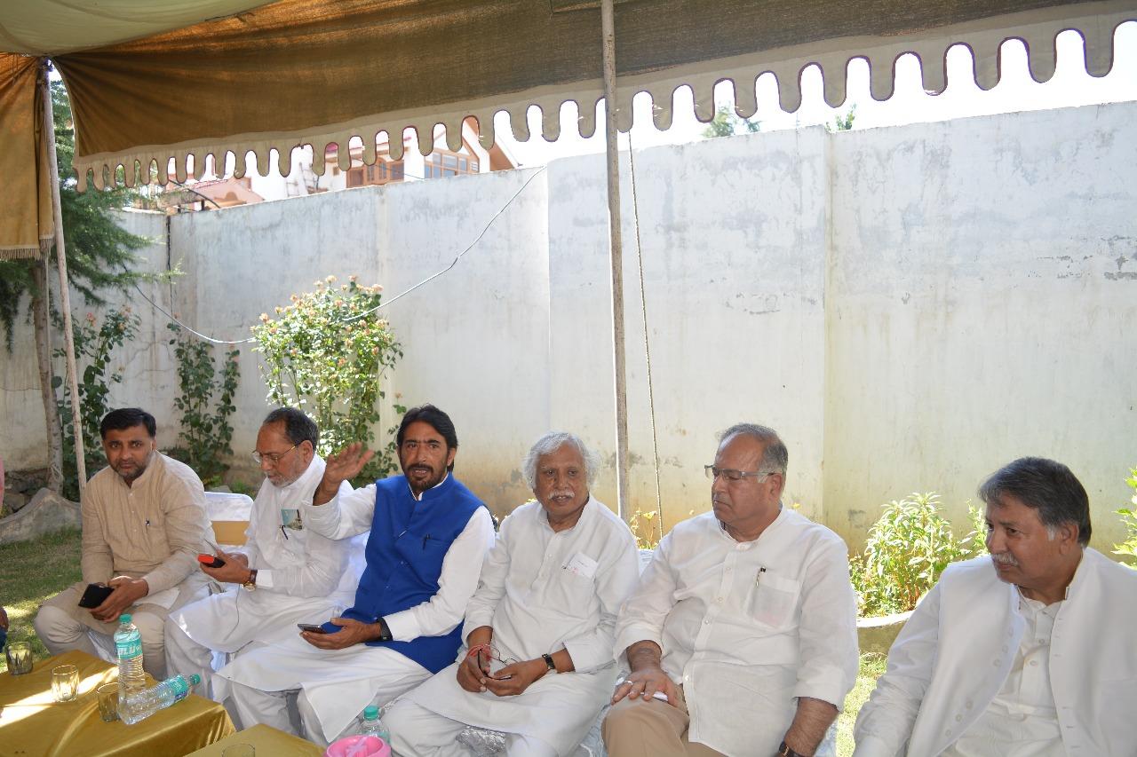 Congress reviews organizational activities, prepares for booth, block, distt level elections