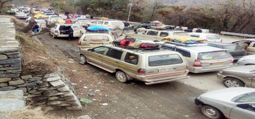 Uncontrolled traffic jams, rough patches makes travel on Sgr- Jmu highway miserable