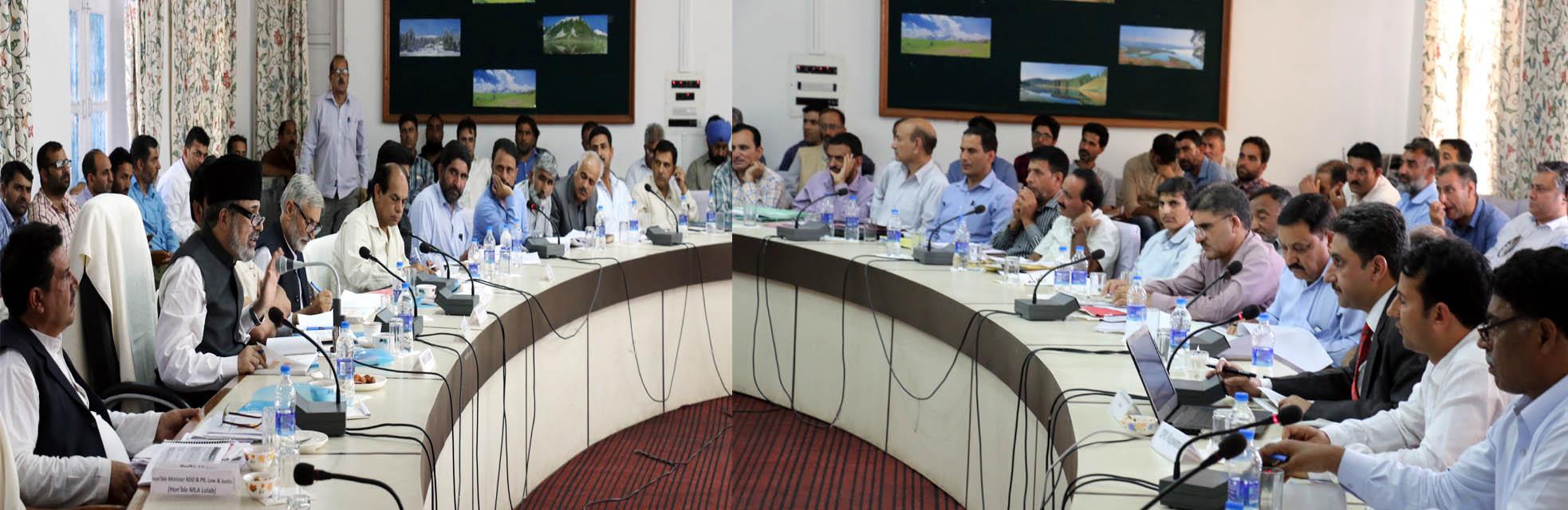 Baig reviews Centrally-Sponsored Schemes under implementation in Kupwara