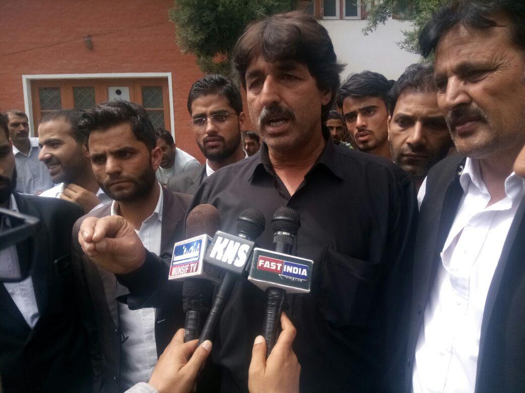NIA raid continues in Srinagar, 2 arrested youth sent to NIA custody till Sep 16