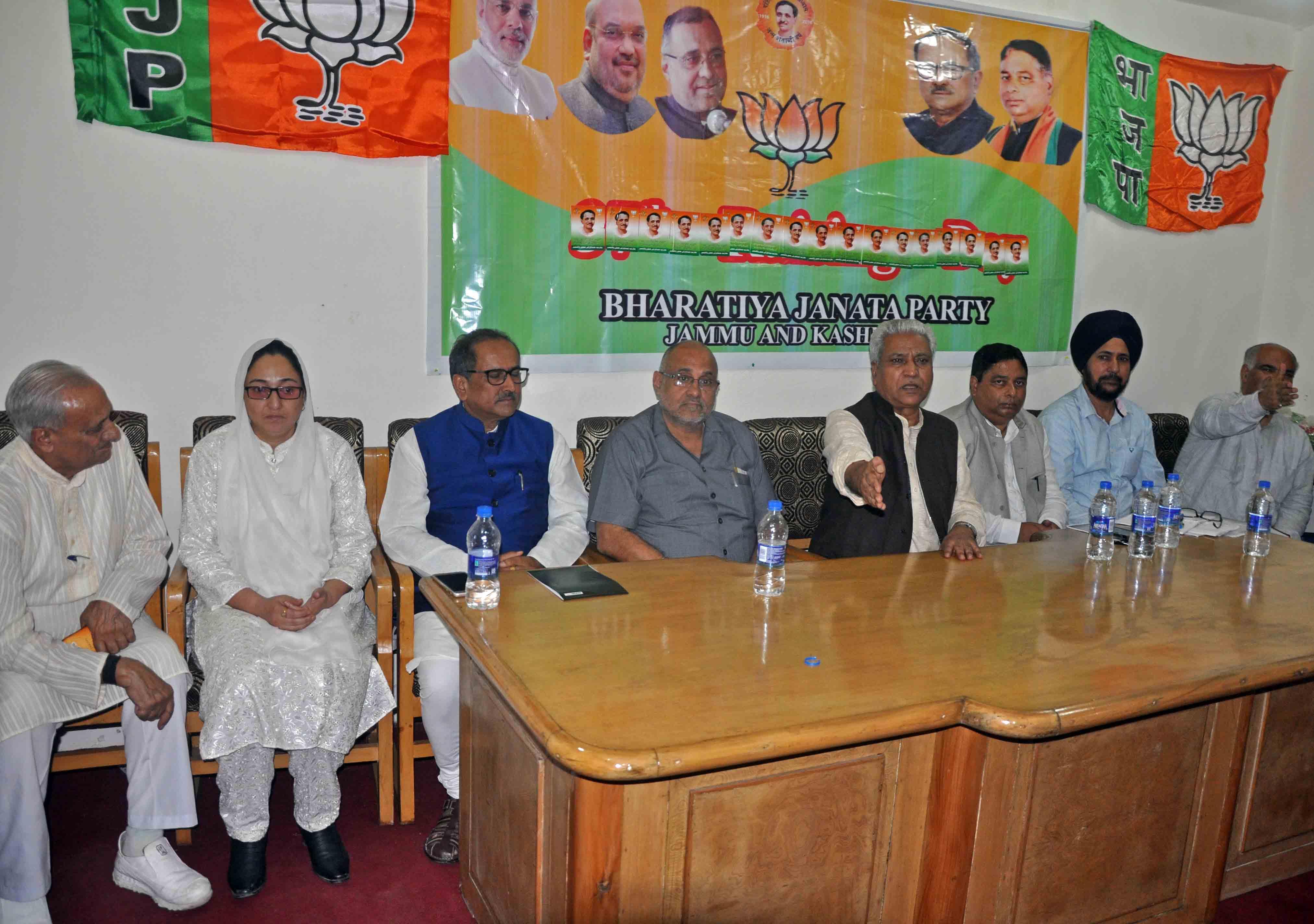 Rahul Gandhi is non-serious person: Nirmal Singh
