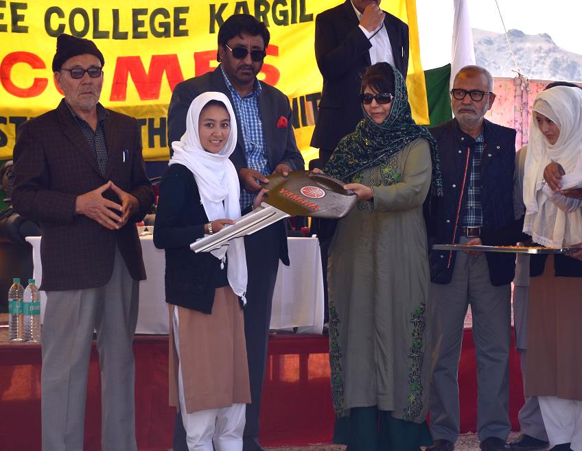 CM distributes scooties among deserving girl students at Kargil