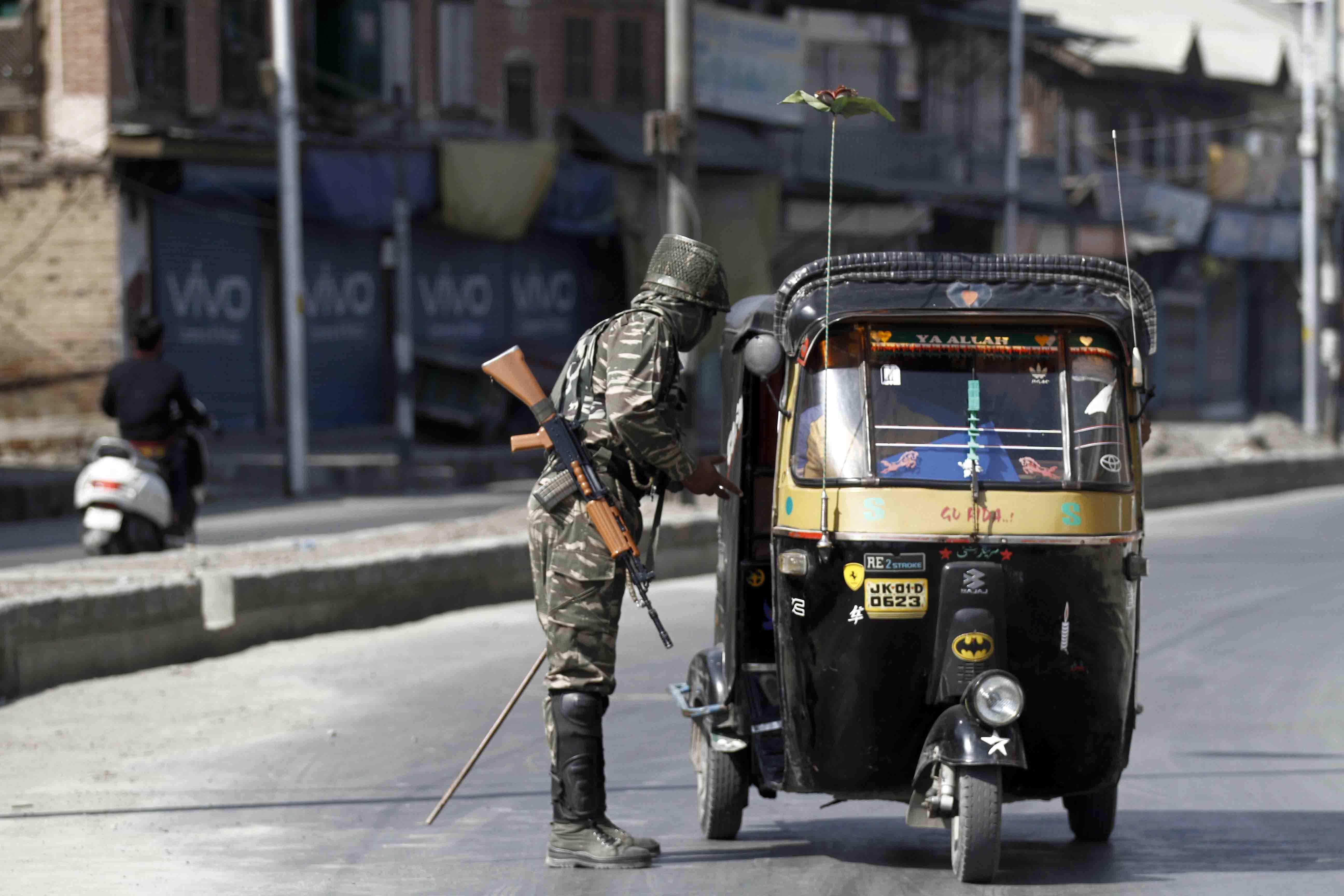 Kashmir shuts against incidents of braid chopping