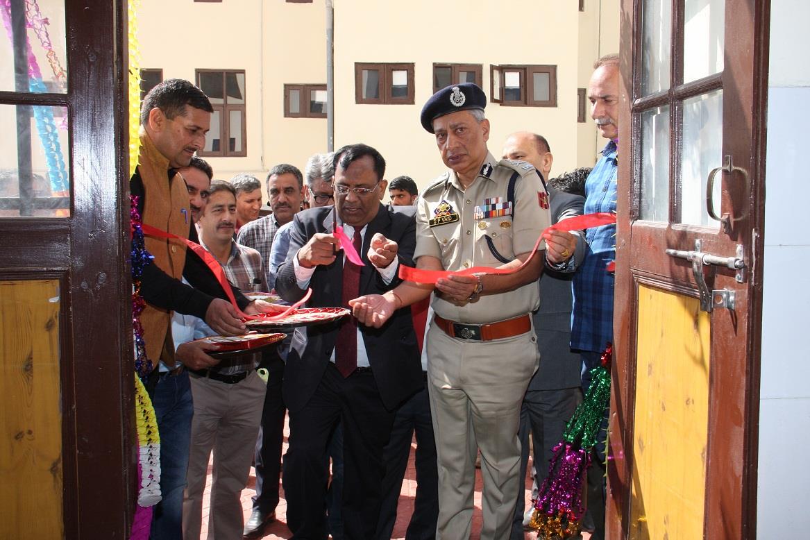 Home Secretary, Goyal holds meet on braid chopping