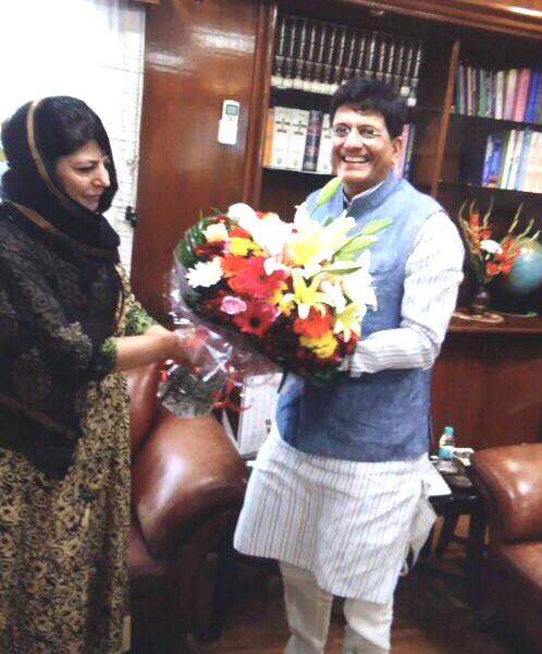 CM meets Railway Minister