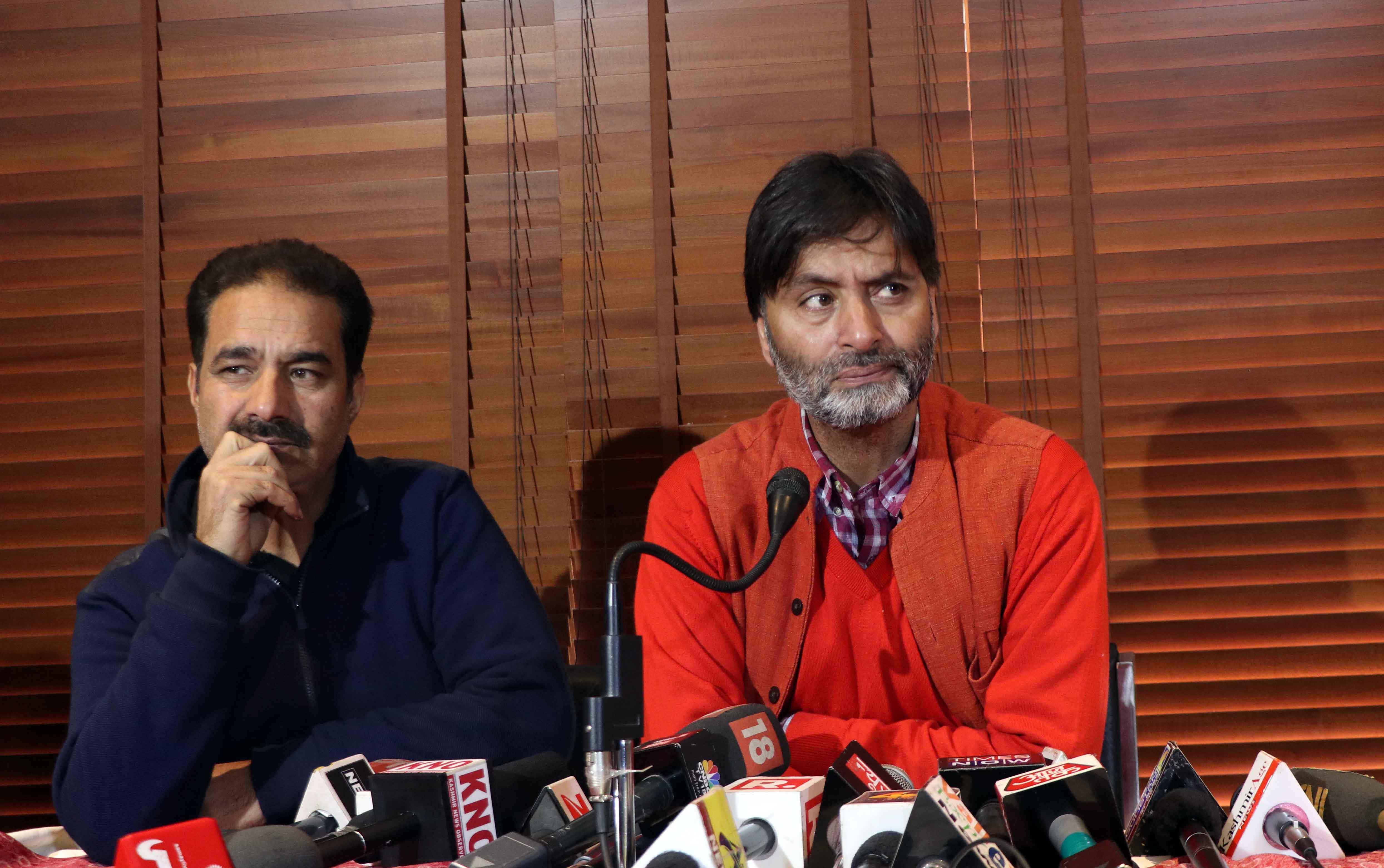 Will never succumb to Gabbar singh approach: Malik