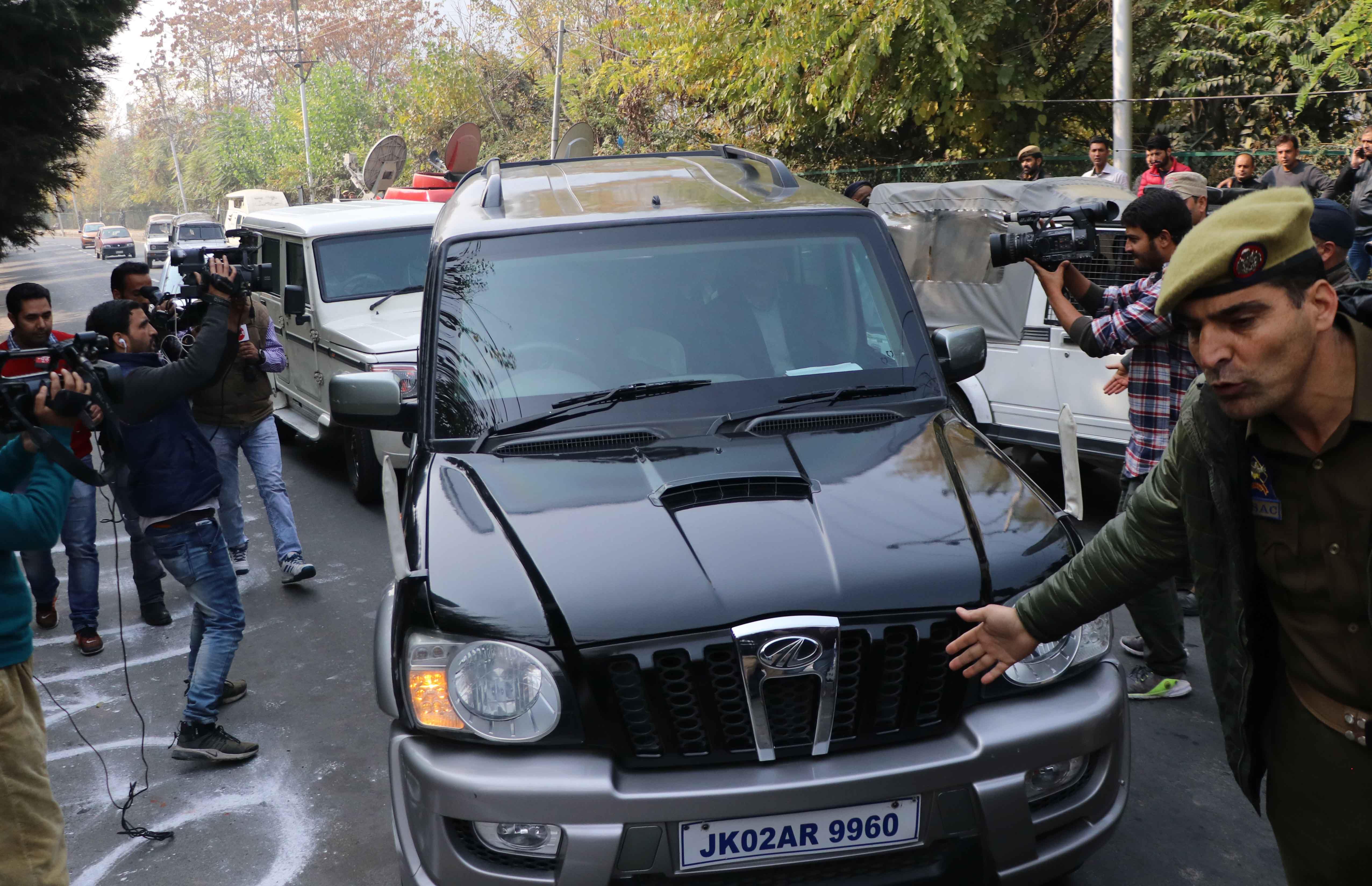 Under Z-security, Interlocutor Sharma reaches Kashmir