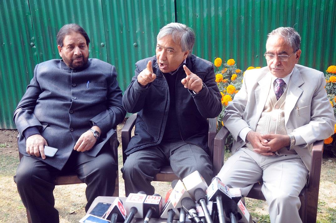 Sharma meets Tarigami, Hakeem, Mir