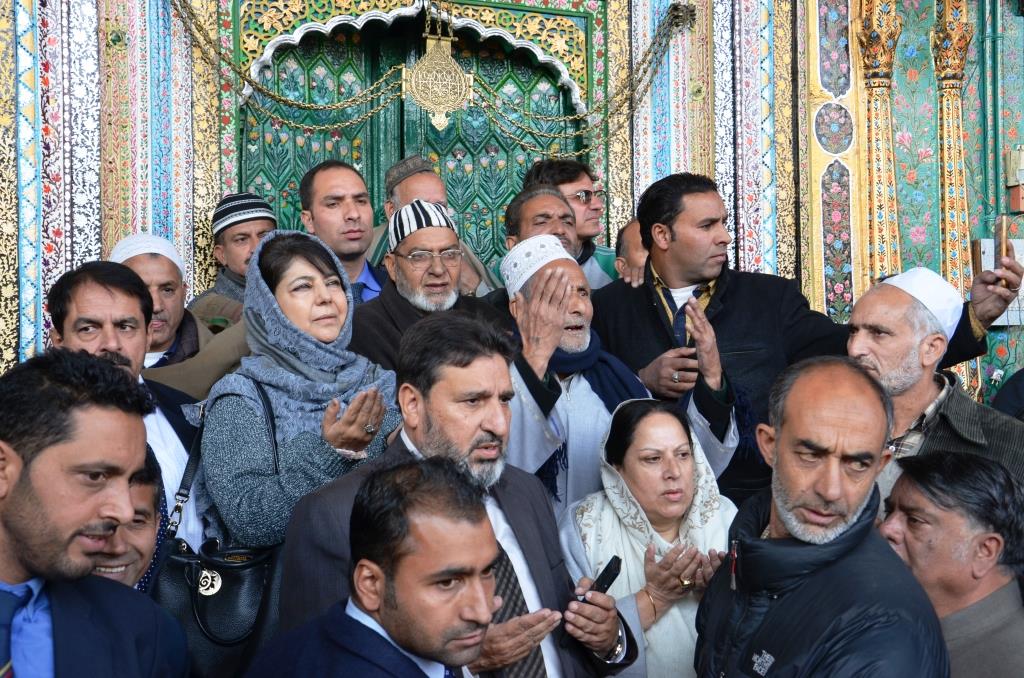 Mehbooba rushes to Srinagar, visits Khanqah shrine complex to assess damage