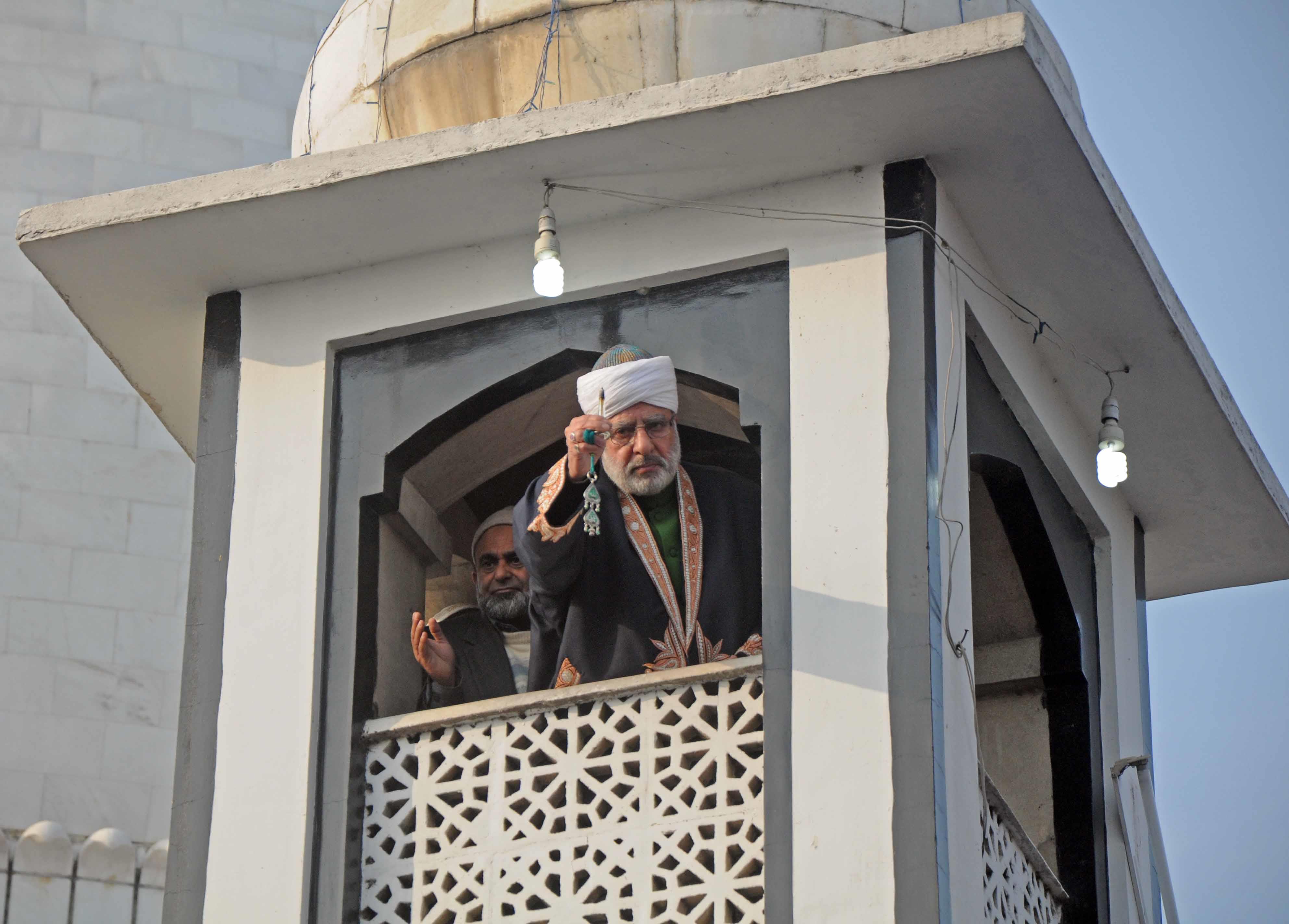 With religious fervor, Eid-e-Milad celebrated across Kashmir