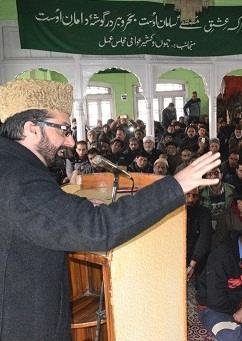 Create conduciveness for talks first before sending us invites, Mirwaiz tells GOI