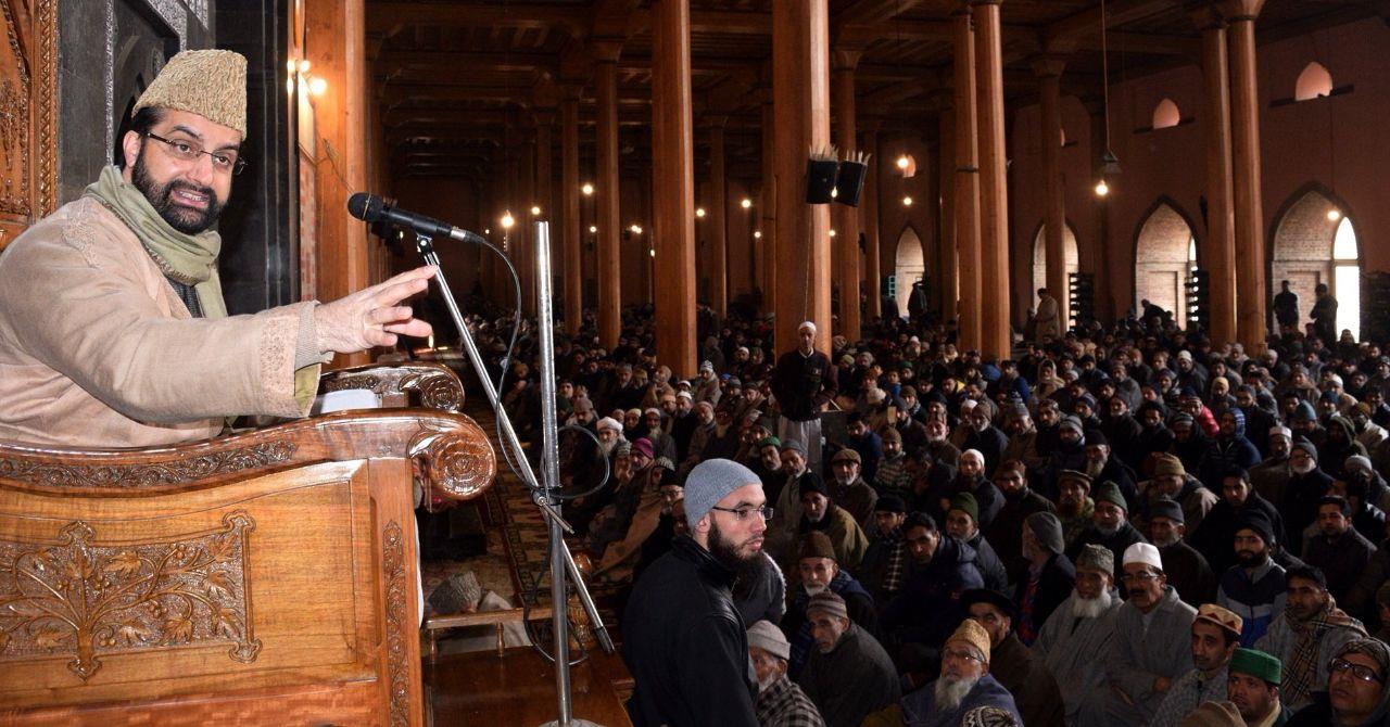 Mirwaiz slams Govt. over its Gag order against Govt. employees