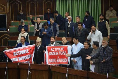 Opposition stages walk out over defunct administrative units