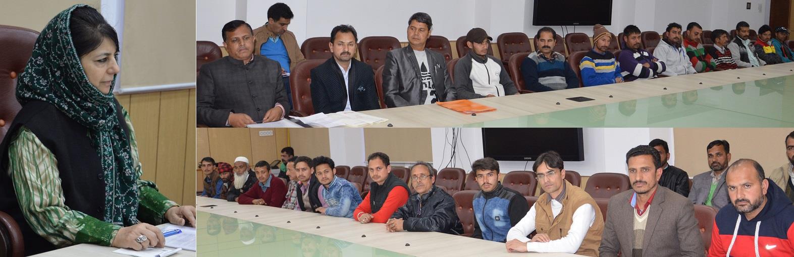 Kathua, Bari Brahmana unit holders meet CM