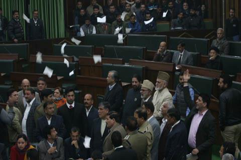 Uproar in assembly against lathicharge on Gujjars during protests against Kathua girl's murder
