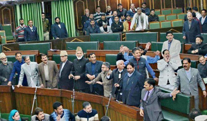 Oppostion stages walkout over discrimination in macdamaization of roads