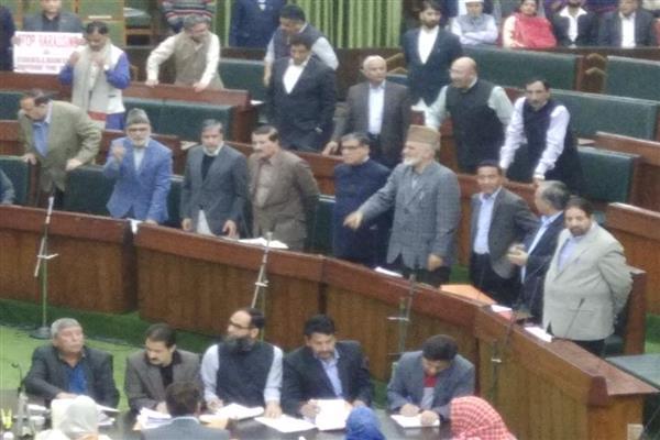 Ruckus in assembly over assaults on Kashmiri students, Giriraj's anti-muslim remark