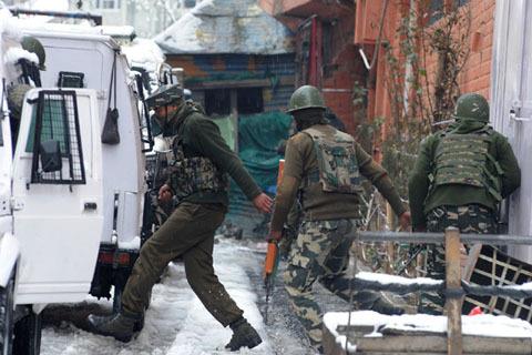 CRPF constable killed, JKP constable injured in ongoing Srinagar encounter: CRPF