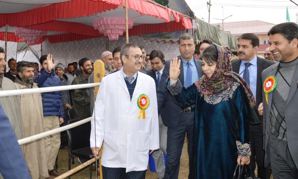 Mehbooba lays foundation of Rs 172 cr Hospital building, college block at SKIMS Medical College