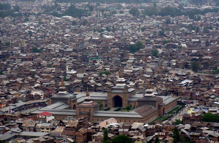 ‘In violation of Srinagar Master Plan, residential colonies fast turning into commercial’;