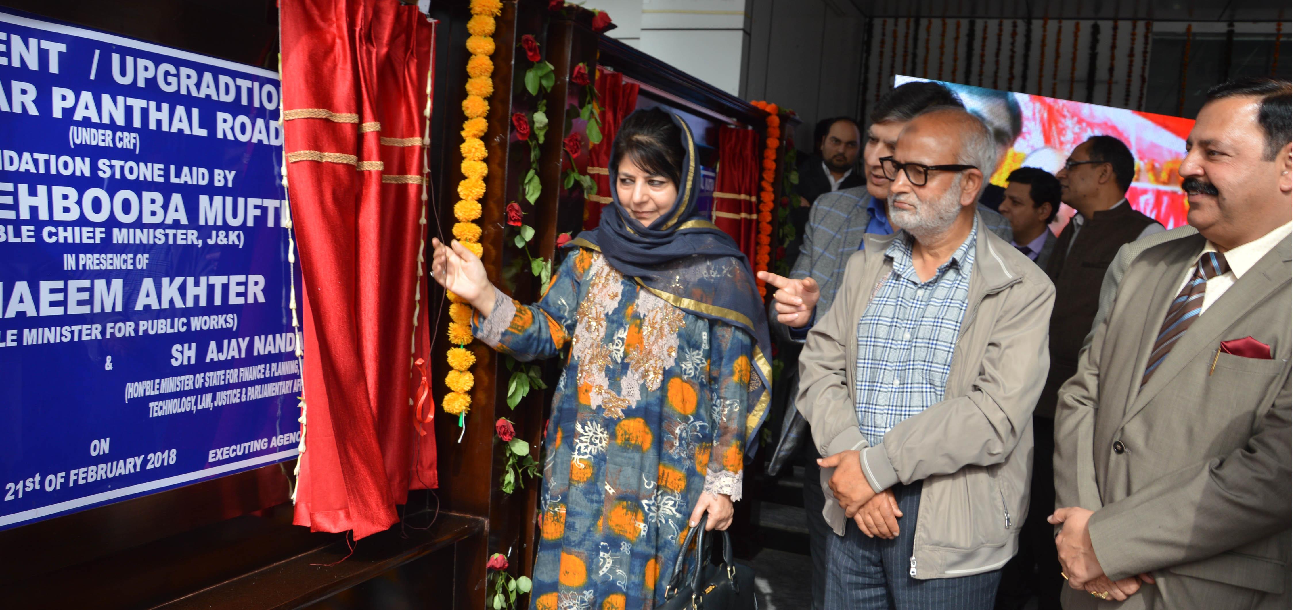 At Reasi, Chief Minister lays foundation of Rs 52 cr worth road projects