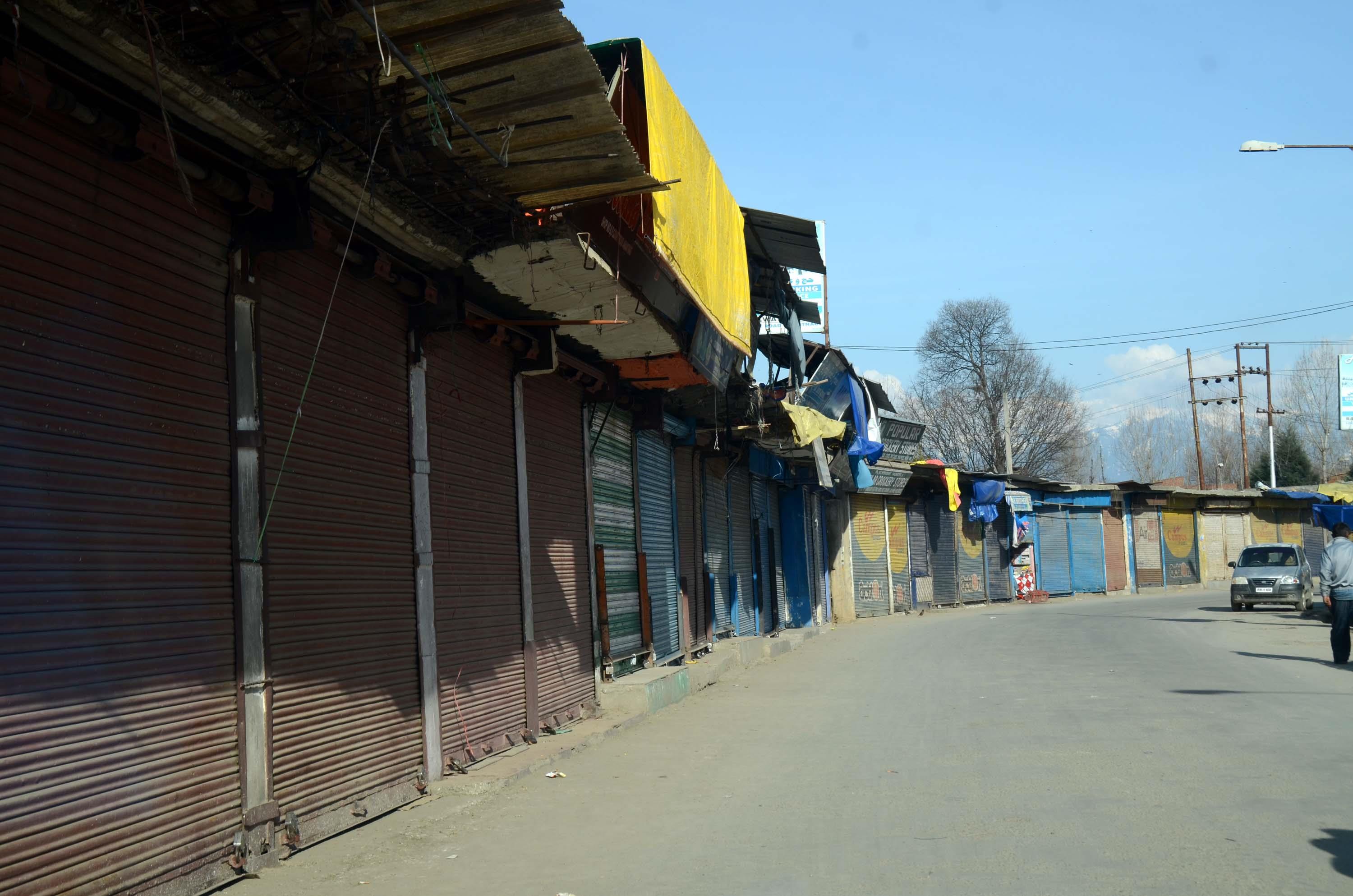 Restrictions imposed in Srinagar, South Kashmir areas to foil JRL’s Shopian march