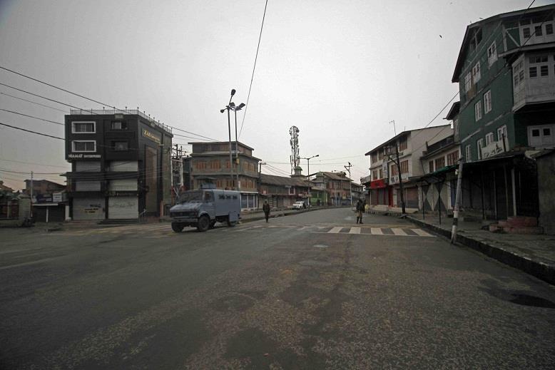 Kashmir shuts for 2nd consecutive day, restrictions imposed