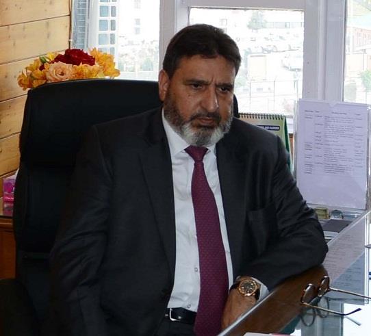 Altaf Bukhari reviews drainage system of Amira Kadal constituency