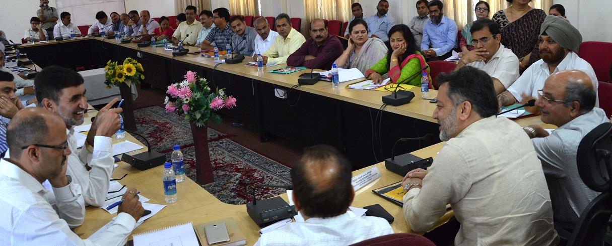 Ansari reviews performance of Higher Education Deptt
