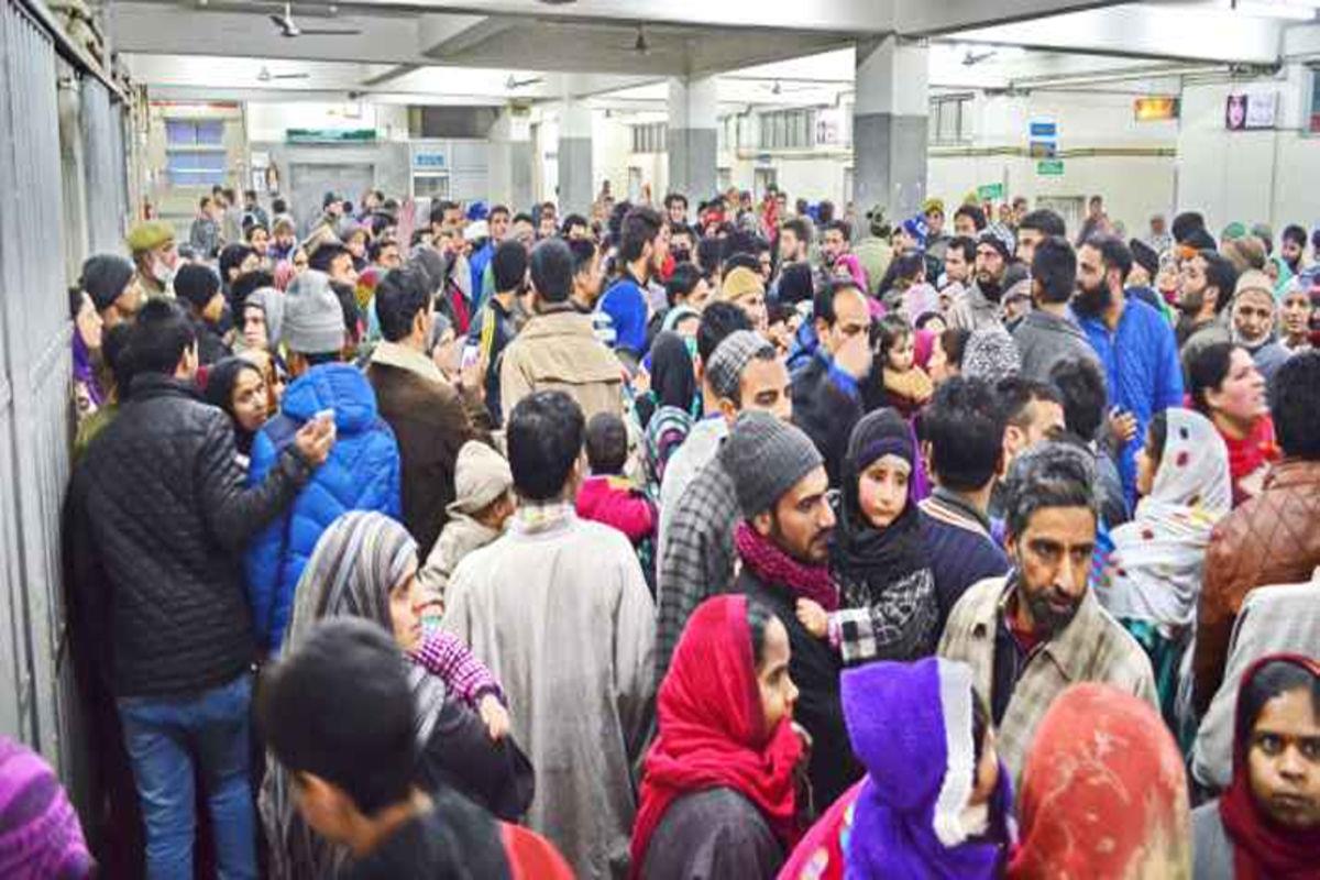 ‘Unprecedented rush hits Srinagar Hospitals’