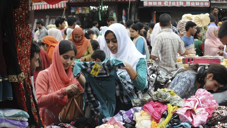 Hustle and bustle in markets ahead of Eid-ul-Fitr