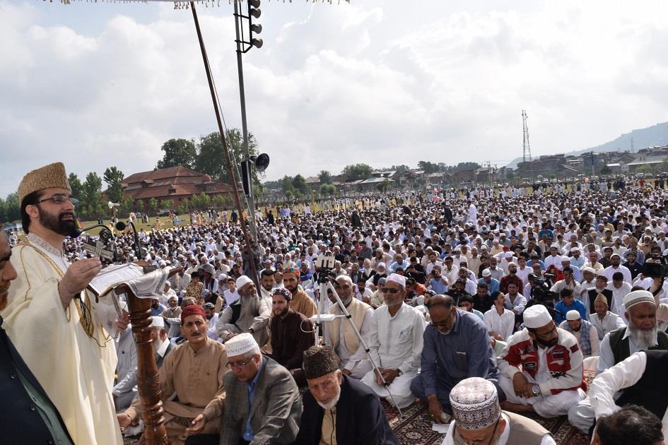 Eid-ul-Fitr celebrated across sub continent including Kashmir with great religious fervor