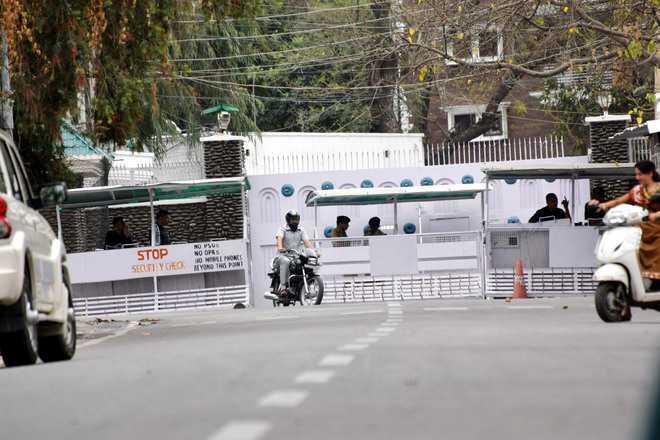 Mehbooba, Drabu, Sethi, Altaf vacate from allotted Govt quarters: Dir Estates