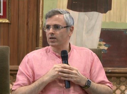 Omar asks Mehbooba to render accounts of her failed regime