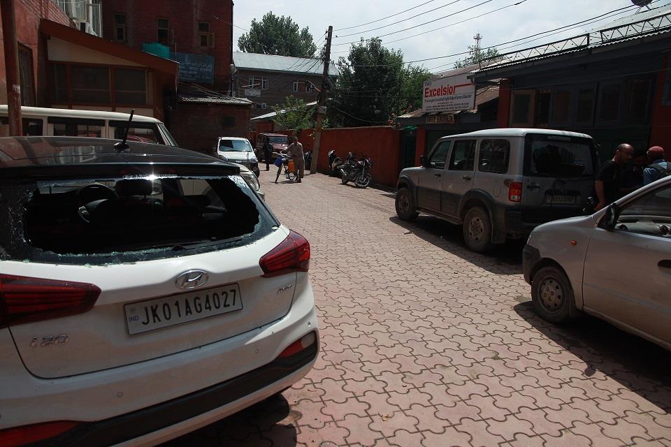 ‘Smashing of windshields of cars at press enclave’
