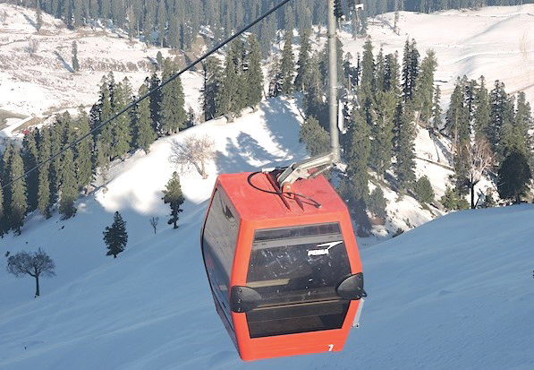 After necessary maintenance, Gulmarg Gondola Phase 1 thrown open for tourists